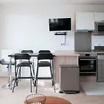 Modern Apartment With Clear View On Paris